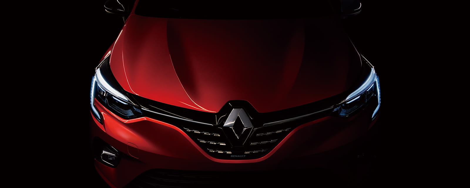 1600x640_renault_lutecia_red_01.jpg